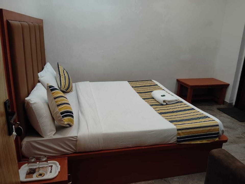 Deluxe Double Room, City View | Desk, laptop workspace, free WiFi