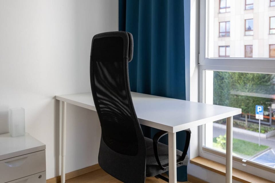 Work desk | Book Now with RENTUJEMY.COM