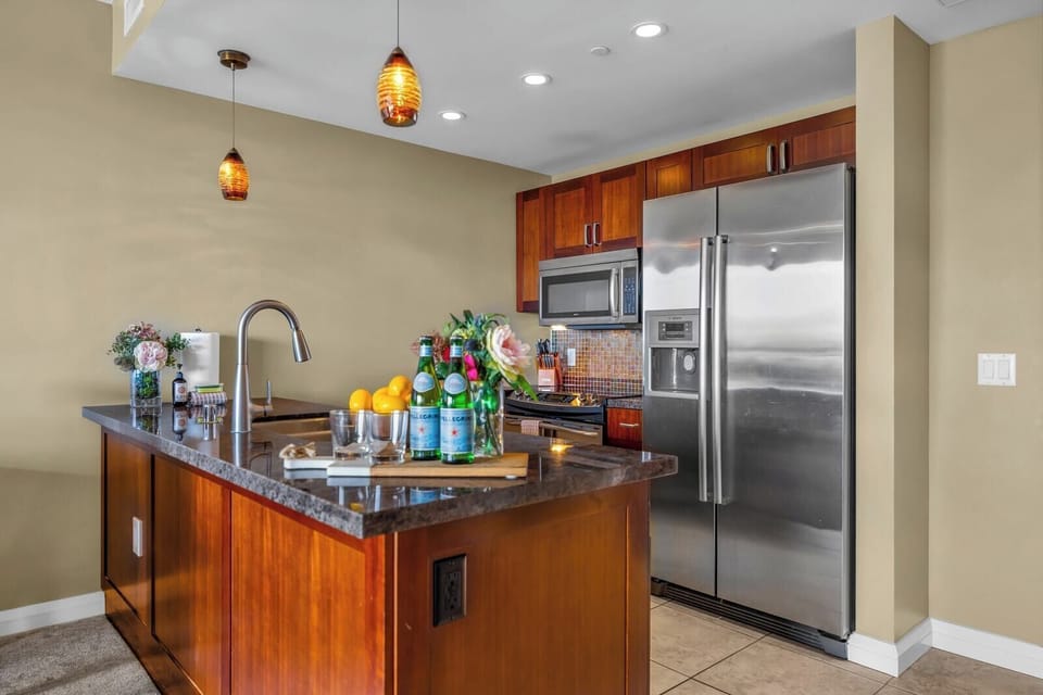 Cook with ease in a fully equipped kitchen made for vacation living HKK-524