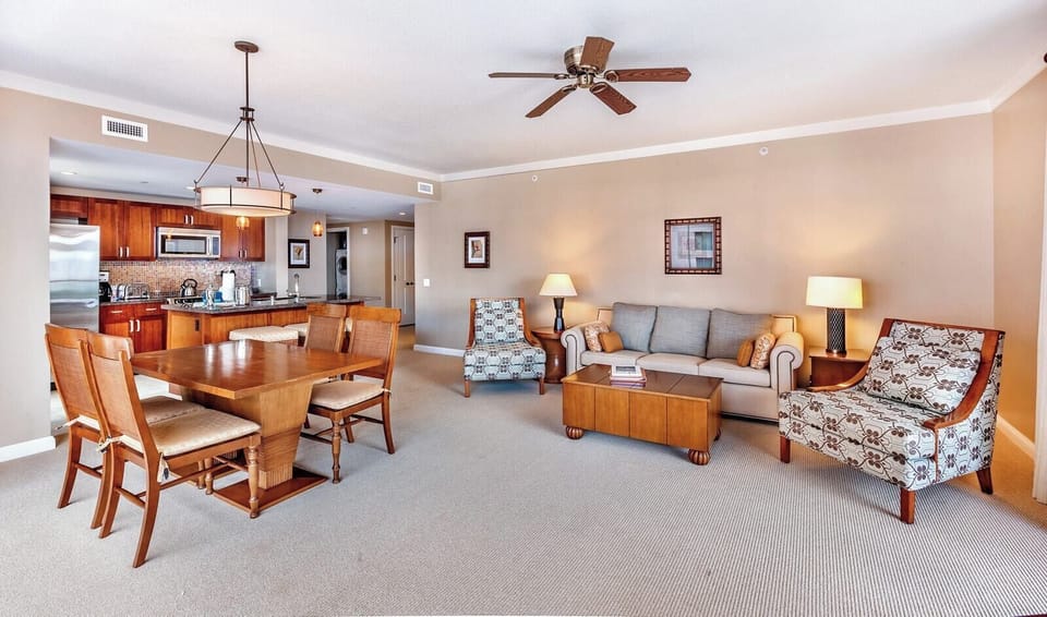 Elegant open-concept suite with full kitchen, dining, and comfort. HKK-513