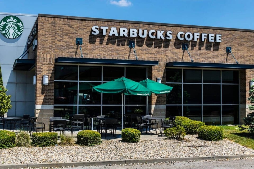 Just a 2-minute drive to College Park Starbucks, ideal for grabbing your favorite coffee or treat. A convenient stop to fuel up before your day or relax with a warm drink.
