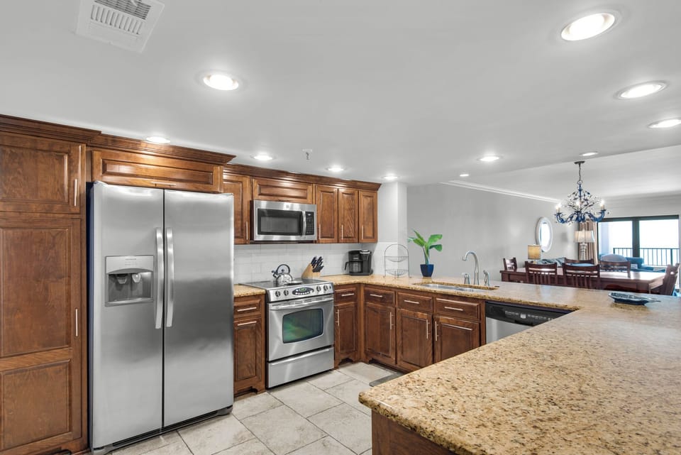 Refrigerator with water and ice dispenser