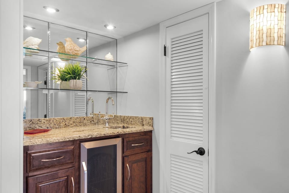 Wet bar with wine and drink cooler