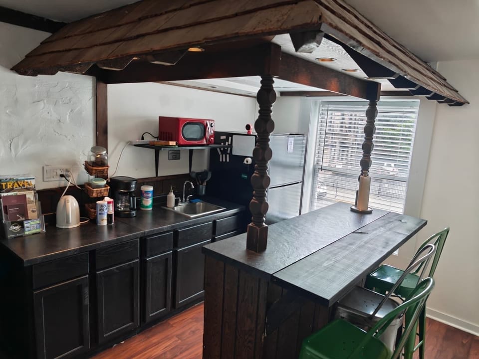 Standard Room | Shared kitchen | Fridge, microwave, oven, stovetop