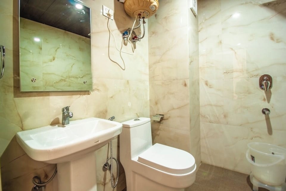 Shower, free toiletries, towels, soap