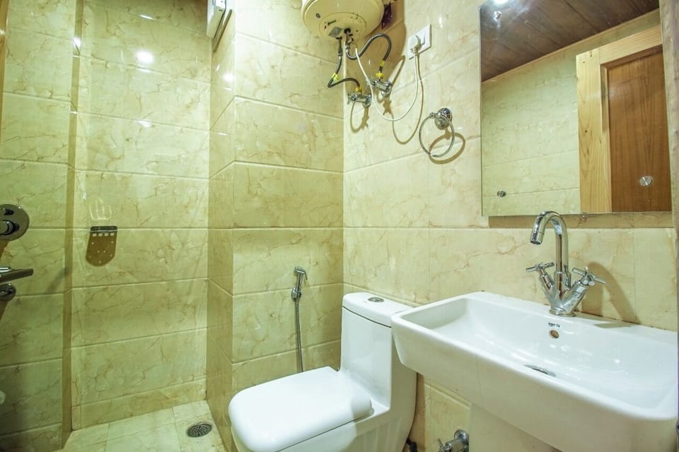 Shower, free toiletries, towels, soap