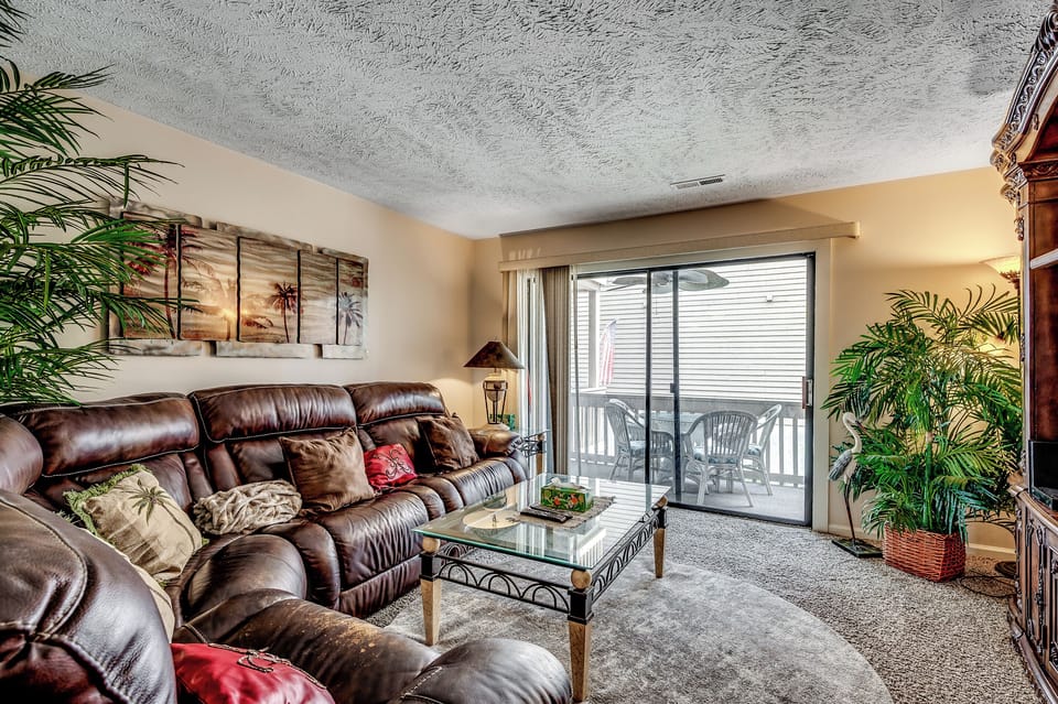 HarborSide Unit 206 living room