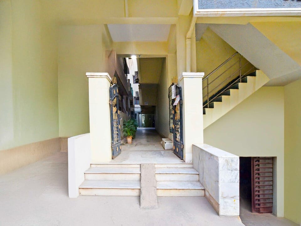 House | Reception