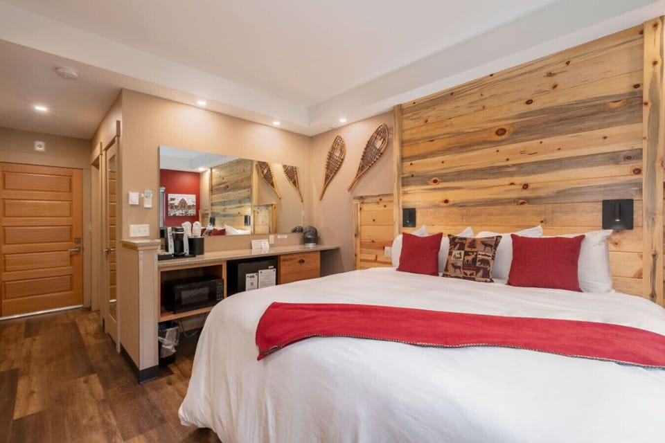 Cute pine accents on the headboard.