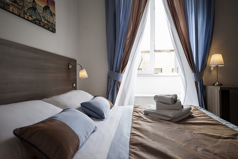 Double Room | In-room safe, desk, iron/ironing board, free WiFi