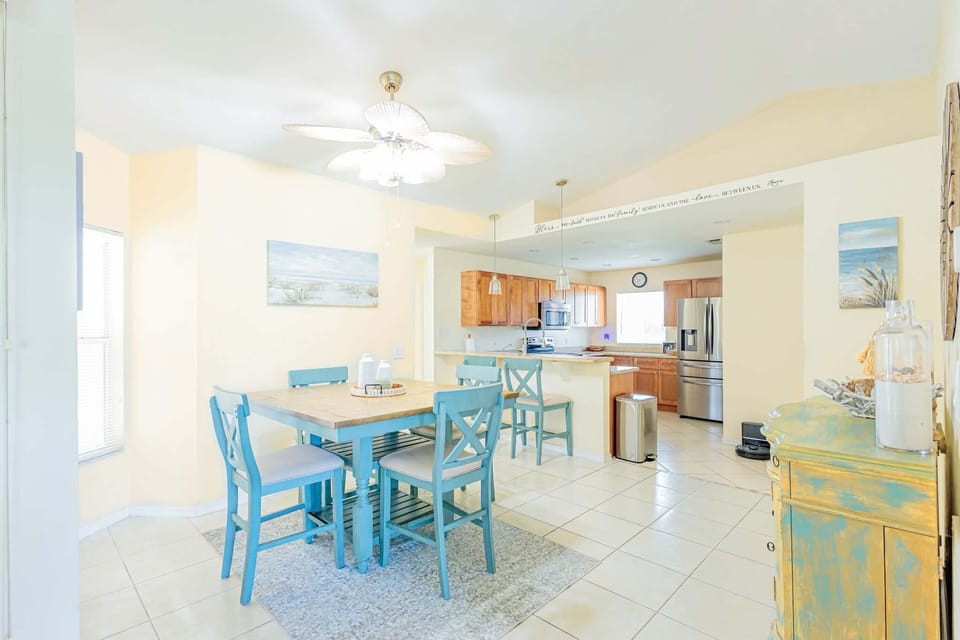 Dining & Kitchen