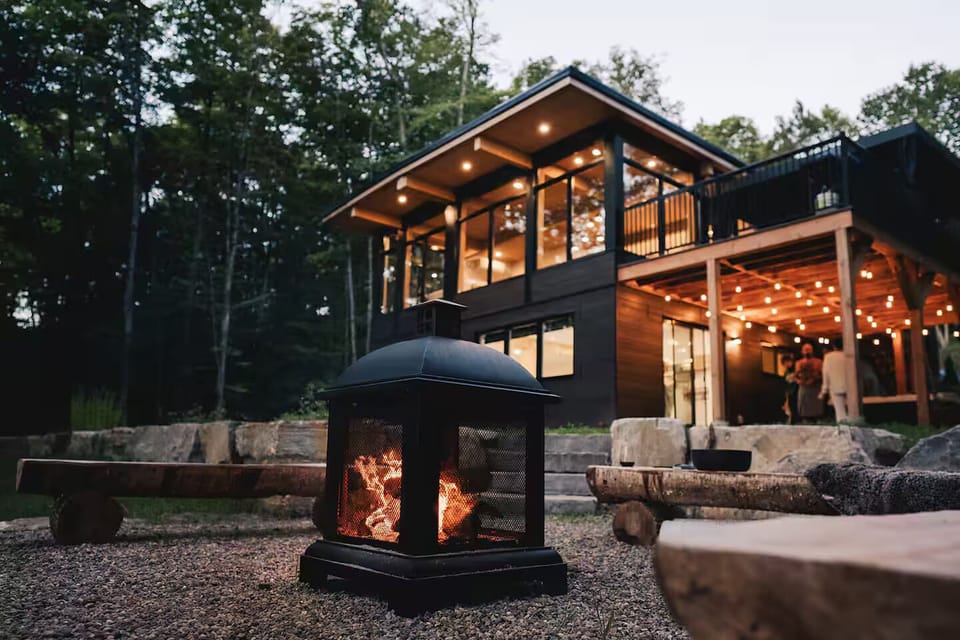 Outdoor firepit – perfect for cozy evenings