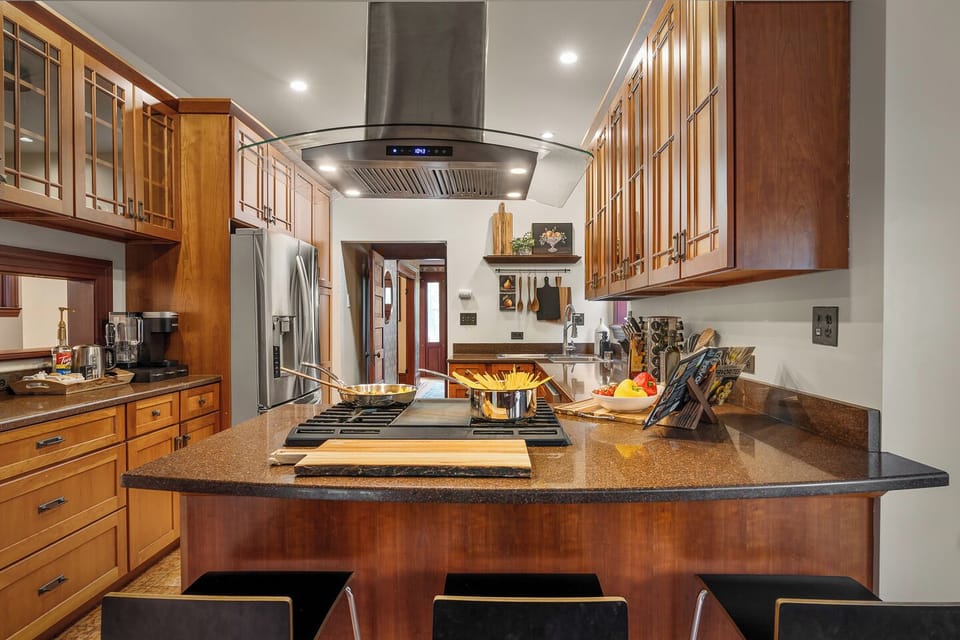 A chef’s dream! Fully equipped kitchen with modern appliances and ample space.