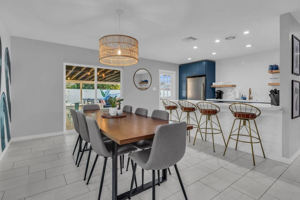 Designed with groups in mind, this spacious living and dining area offers comfort, style, and plenty of room.