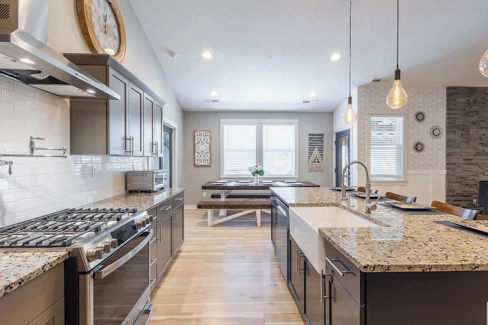 Deep farmhouse sink, modern appliances