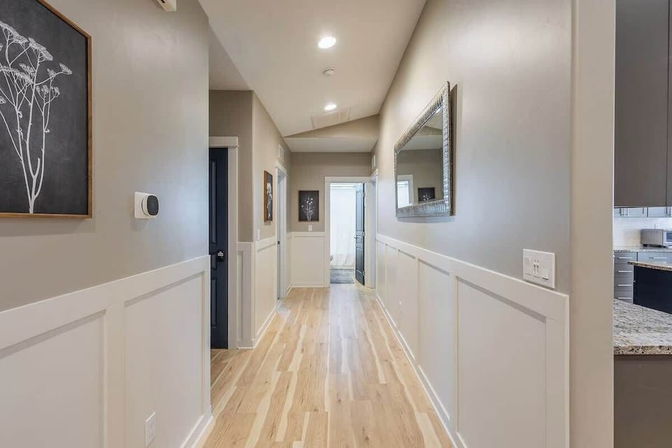 Hallway to 2 bedrooms & hall bath