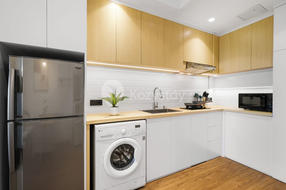 Apartment, 1 Bedroom, City View | Private kitchen | Full-size fridge, microwave, stovetop, rice cooker
