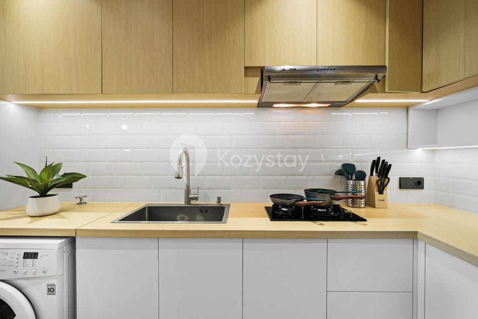 Apartment, 1 Bedroom, City View | Private kitchen | Full-size fridge, microwave, stovetop, rice cooker