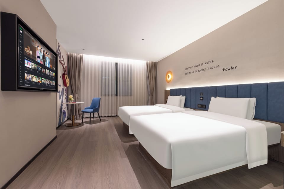 Luxury Double or Twin Room | Memory foam beds, blackout drapes, iron/ironing board, free WiFi