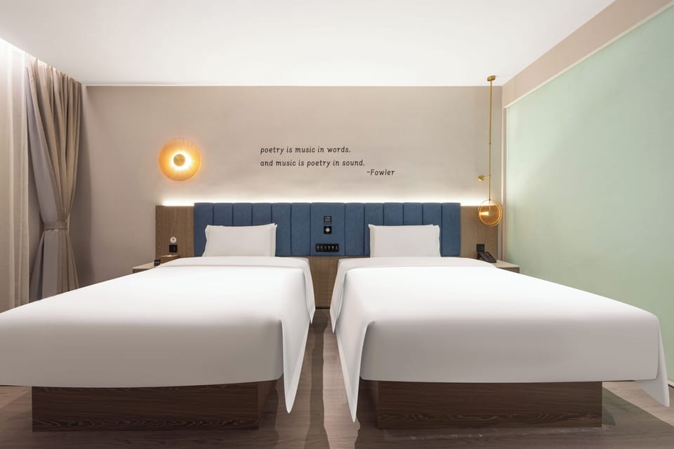 Luxury Double or Twin Room | Memory foam beds, blackout drapes, iron/ironing board, free WiFi