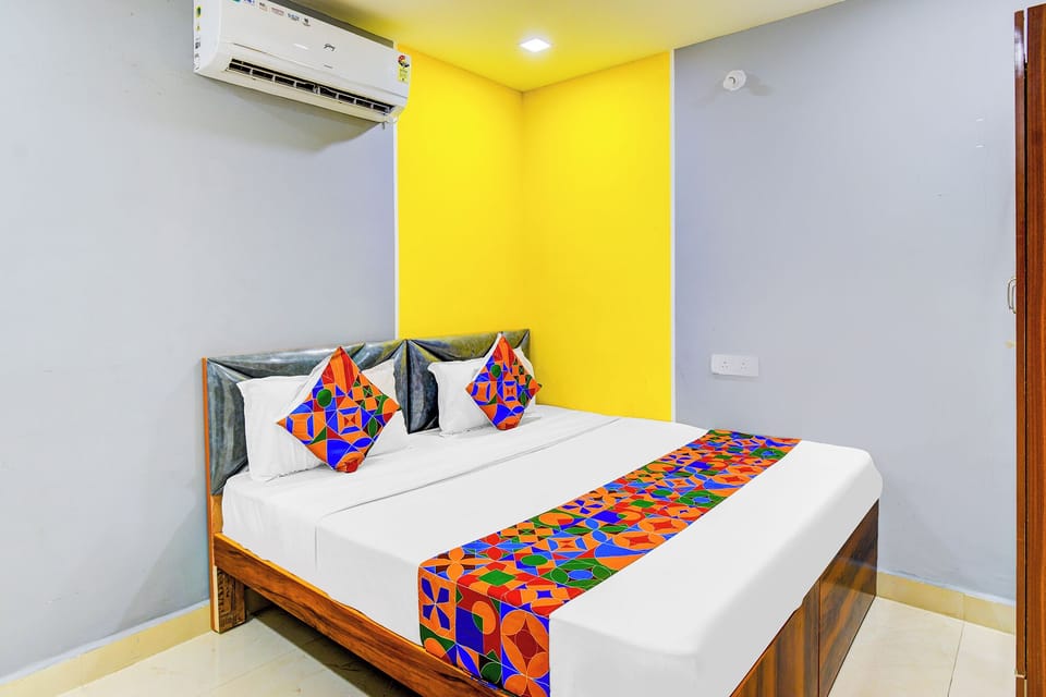 Egyptian cotton sheets, premium bedding, in-room safe, free WiFi