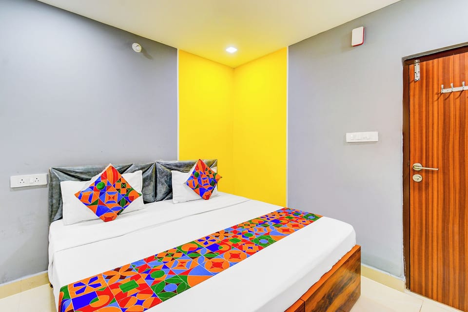 Egyptian cotton sheets, premium bedding, in-room safe, free WiFi