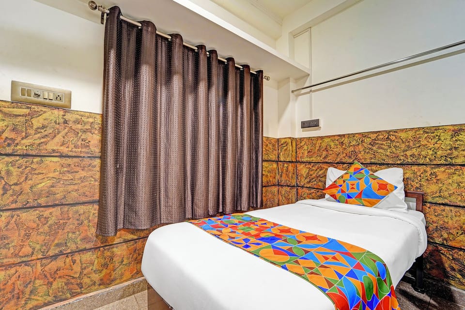 Egyptian cotton sheets, premium bedding, in-room safe, WiFi (free)
