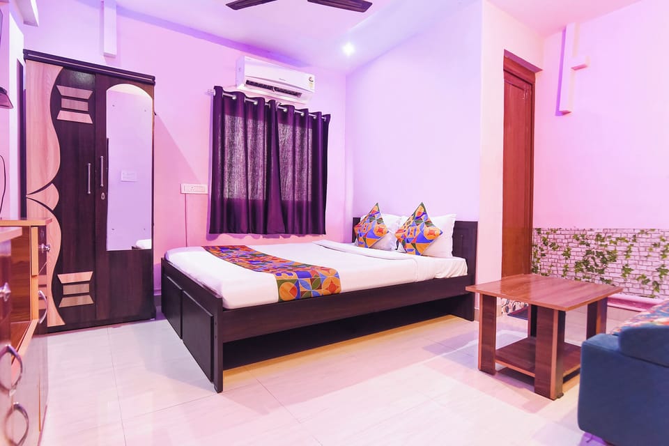 Egyptian cotton sheets, premium bedding, in-room safe, free WiFi