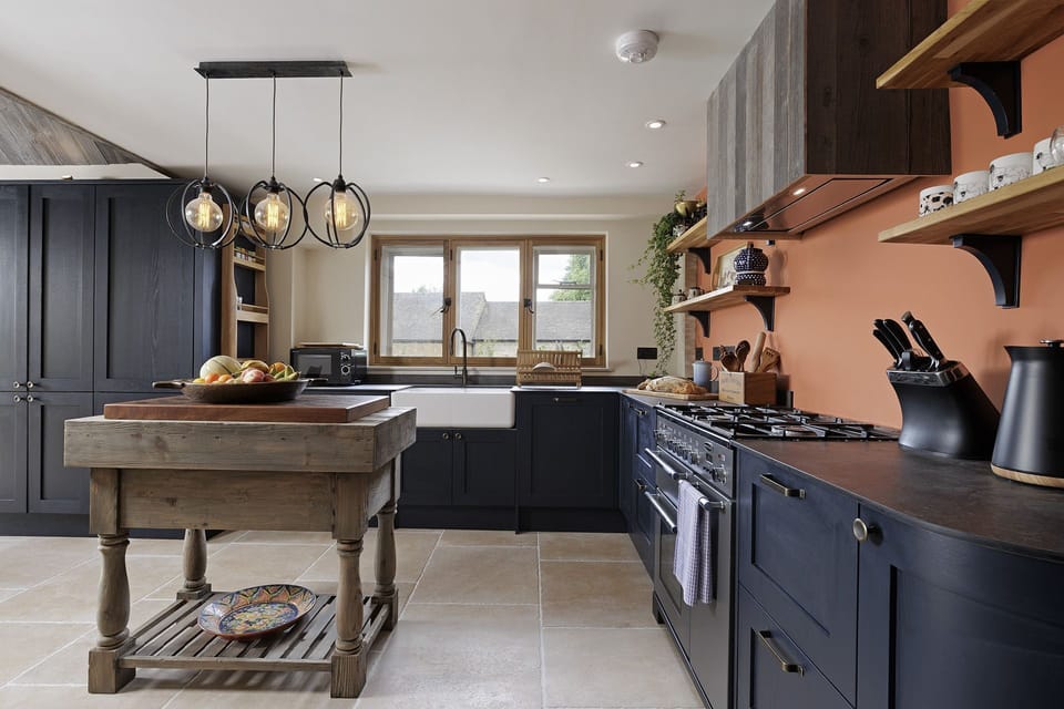 Corner House Kitchen  - StayCotswold