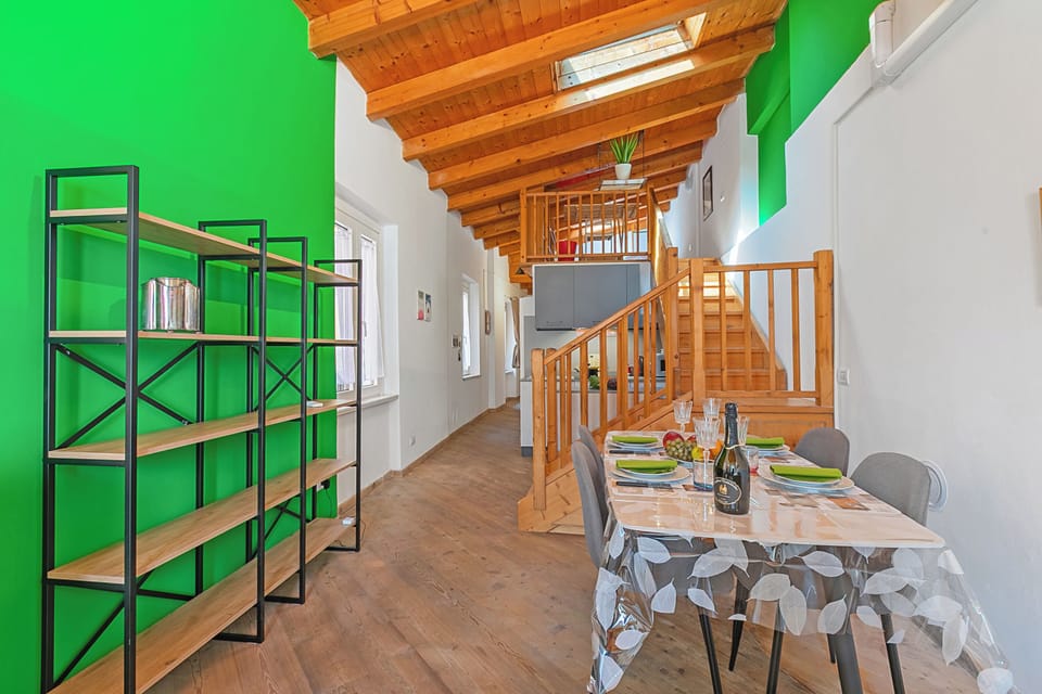 Family Apartment, Multiple Bedrooms (Nido dell'Usignolo) | Dining