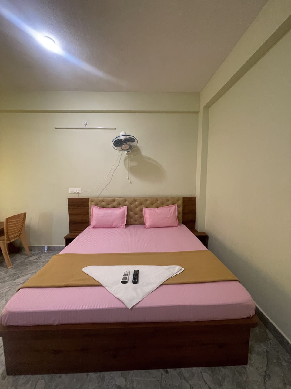 Single Room | Free WiFi