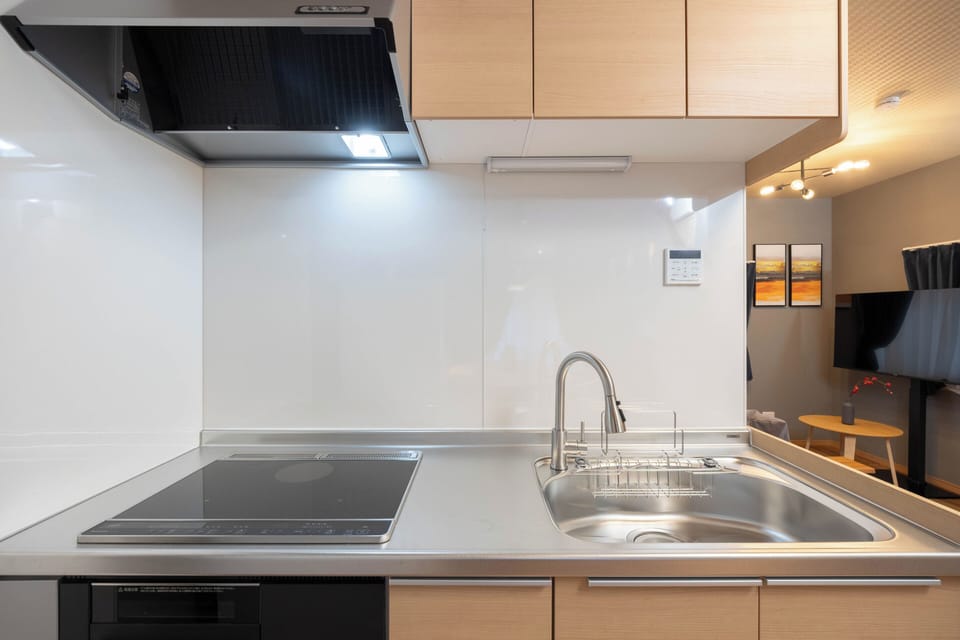 Apartment, Balcony | Private kitchen | Electric kettle