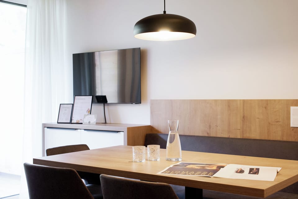 Alpenstolz 3.06 | Living area | TV