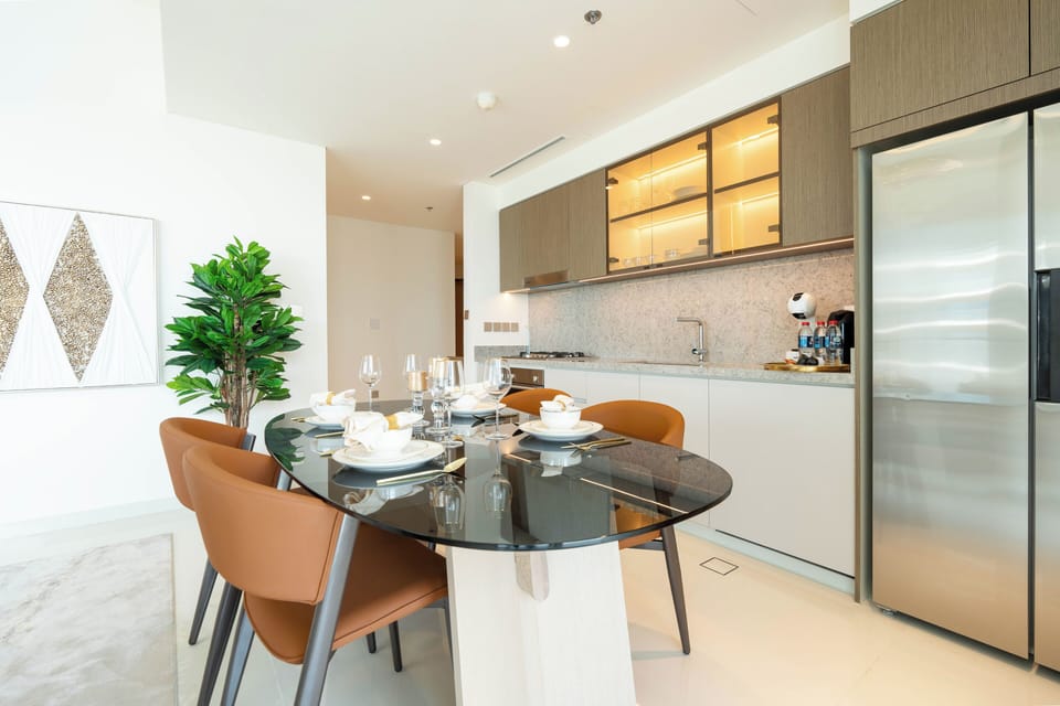 Deluxe Apartment, 2 Bedrooms, Beachside | In-room dining