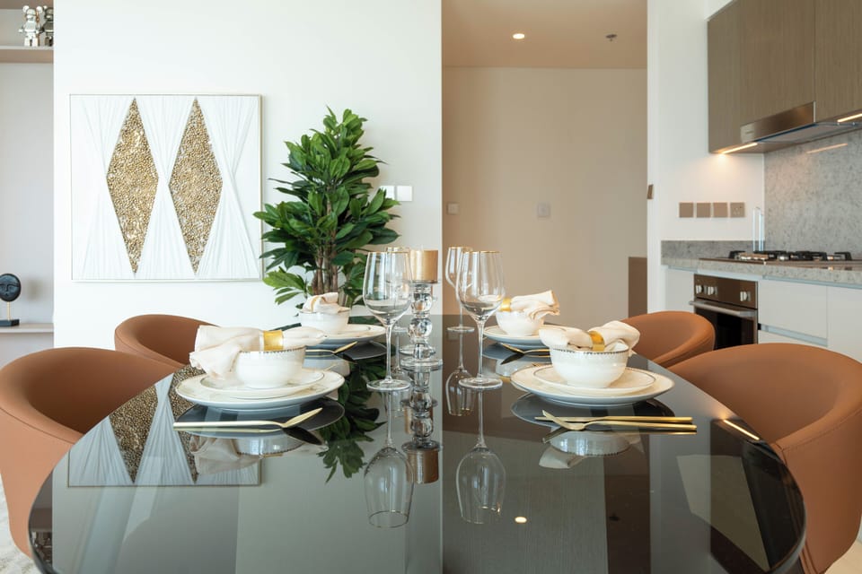 Deluxe Apartment, 2 Bedrooms, Beachside | In-room dining