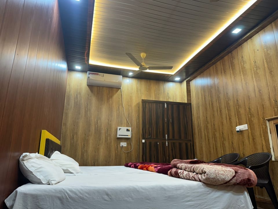 Comfort Double Room | In-room safe, free WiFi