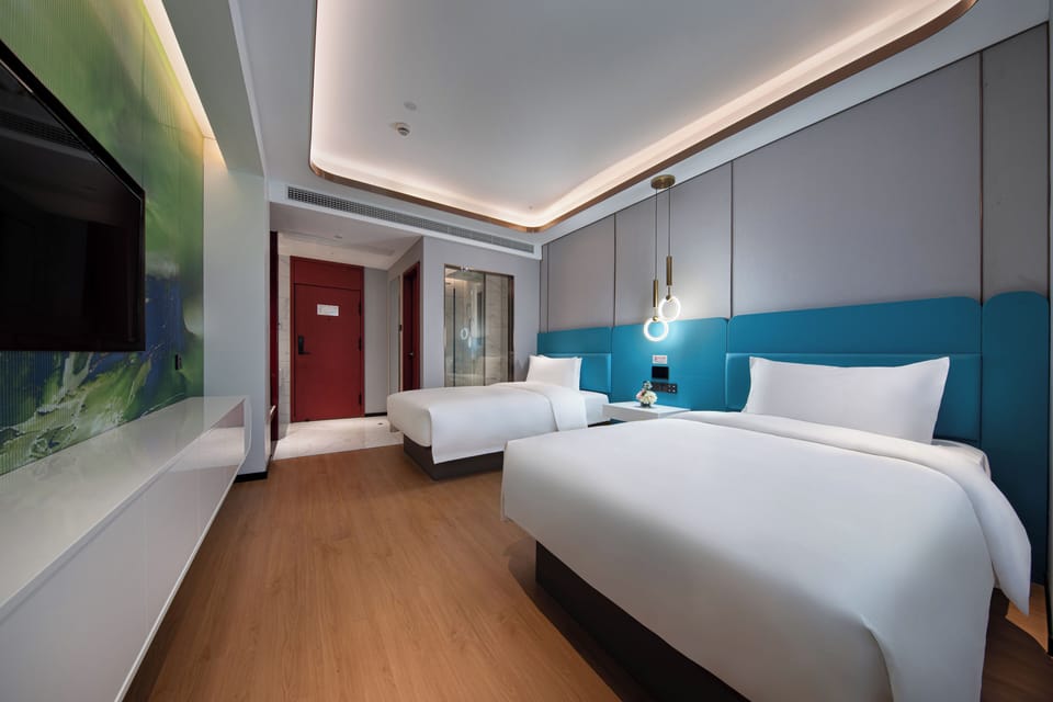 Egyptian cotton sheets, premium bedding, free minibar, in-room safe