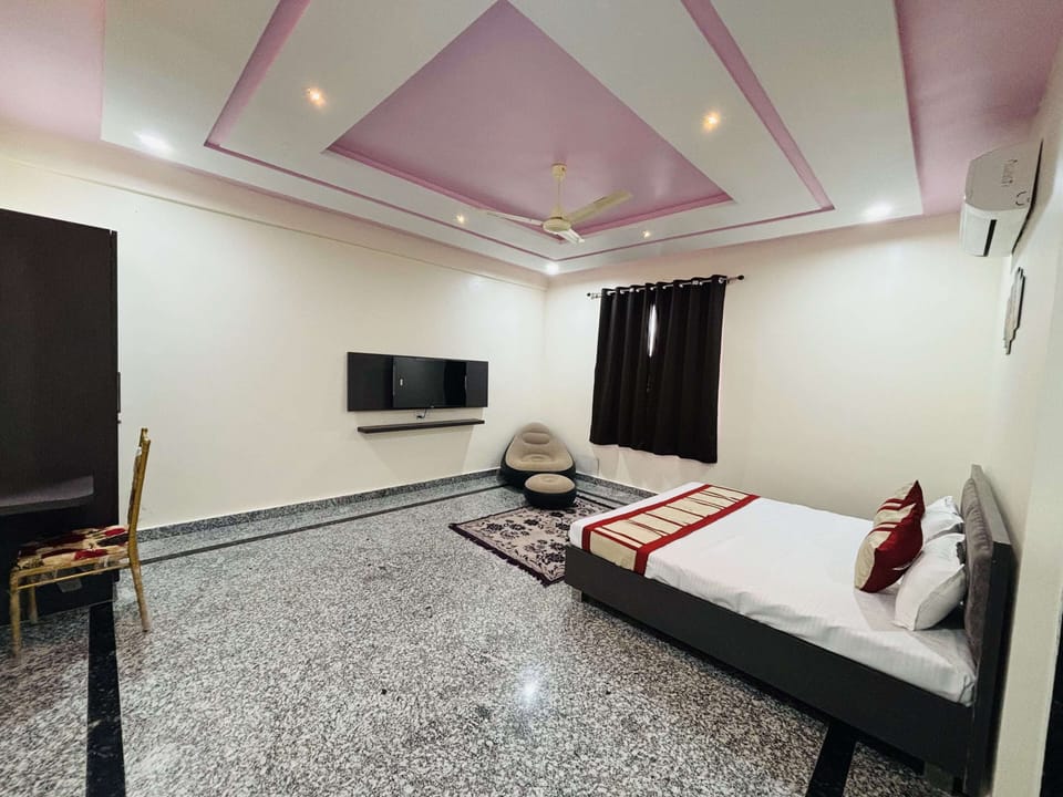 Comfort Double Room | Laptop workspace, WiFi (free)