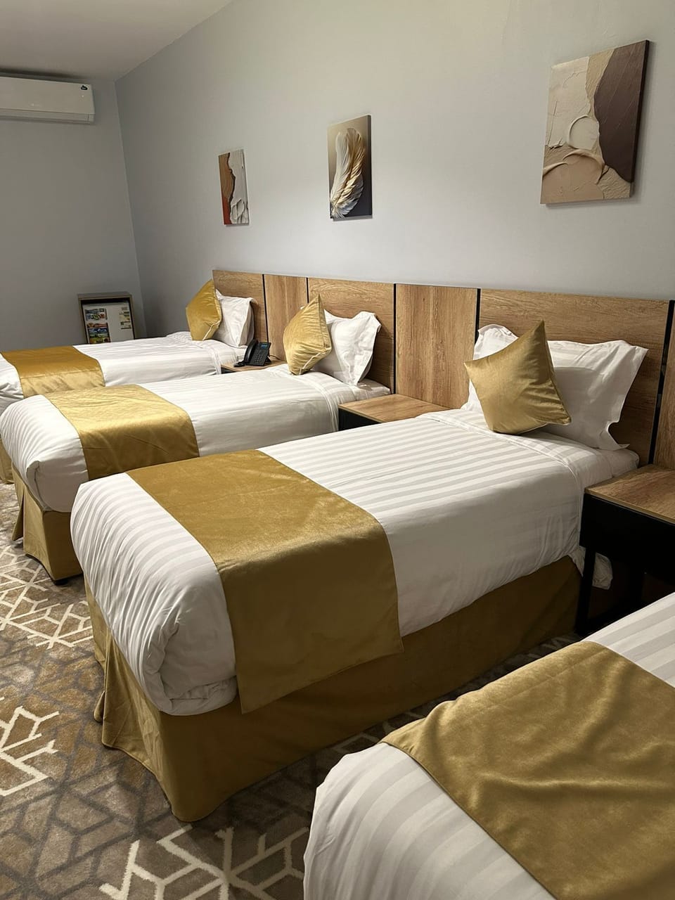 Quadruple Room | Desk, iron/ironing board (on request), WiFi (free)