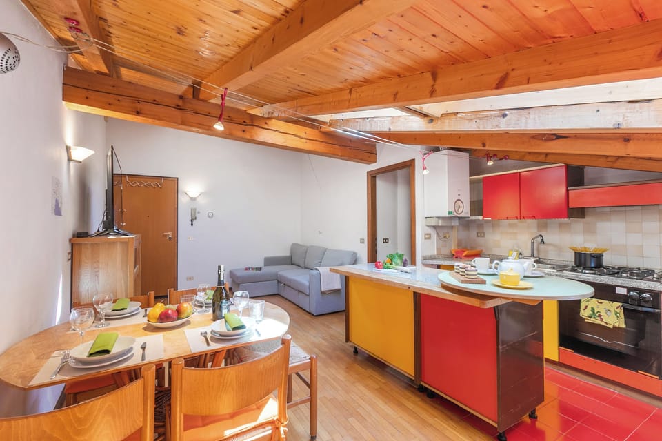 Family Apartment, Multiple Bedrooms (Skylight) | Private kitchen | Fridge, microwave, oven, stovetop