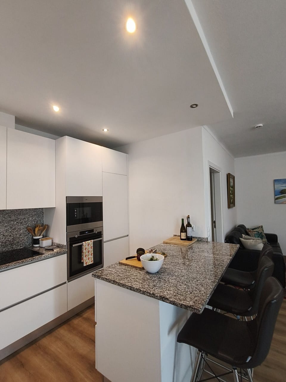 Bright and modern kitchen with Island