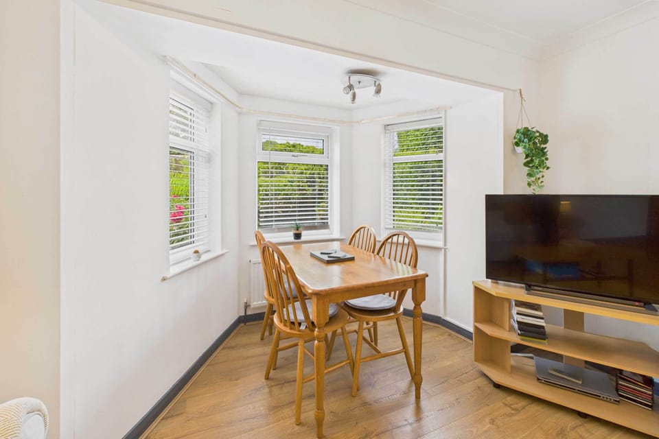 LOOK Flat, Scarborough - Host & Stay