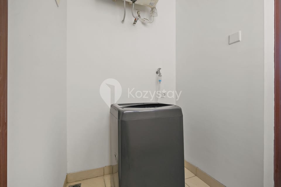 Apartment, 3 Bedrooms, City View | Laundry