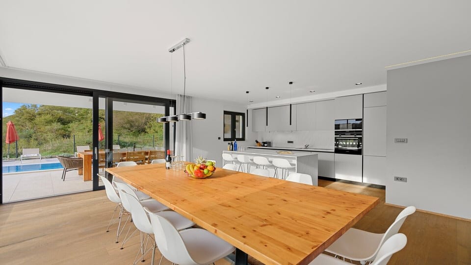 Kitchen-and-dining-area-of-Villa-Adria-Blue
