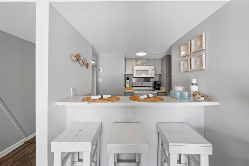 Condo, 1 King Bed with Sofa bed (Sugar Beach 364) | Private kitchen | Oven, toaster