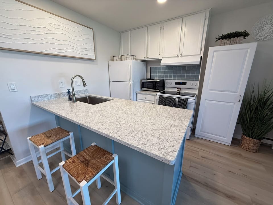 Remodeled Kitchen with quartz counters