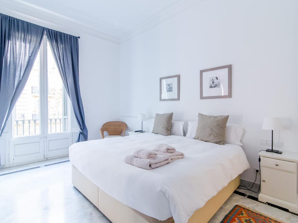 Apartamento Grande de dos Habitaciones Apartment in Barcelona