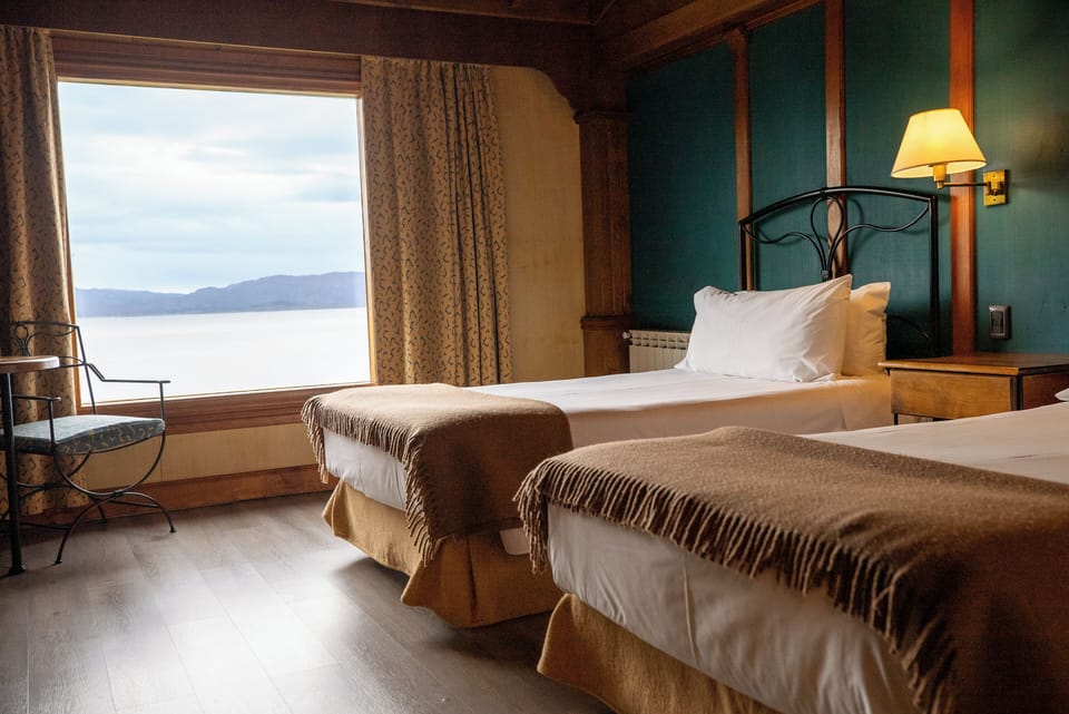 Superior Room, 1 Double or 2 Twin Beds, Canal View | Premium bedding, minibar, in-room safe, desk