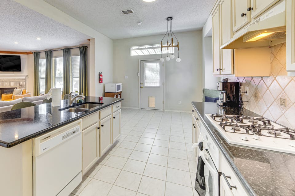 Kitchen | 1st Floor | Cooking Basics | Refrigerator | Stove/Oven