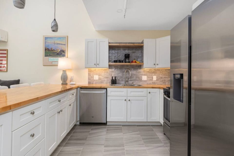 Full sized kitchen!